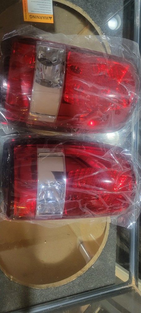 Tahoe & Suburban Yukon Tail Lights 