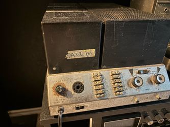 McIntosh MC2100 solid-state power amplifier