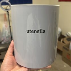 Utensil holder