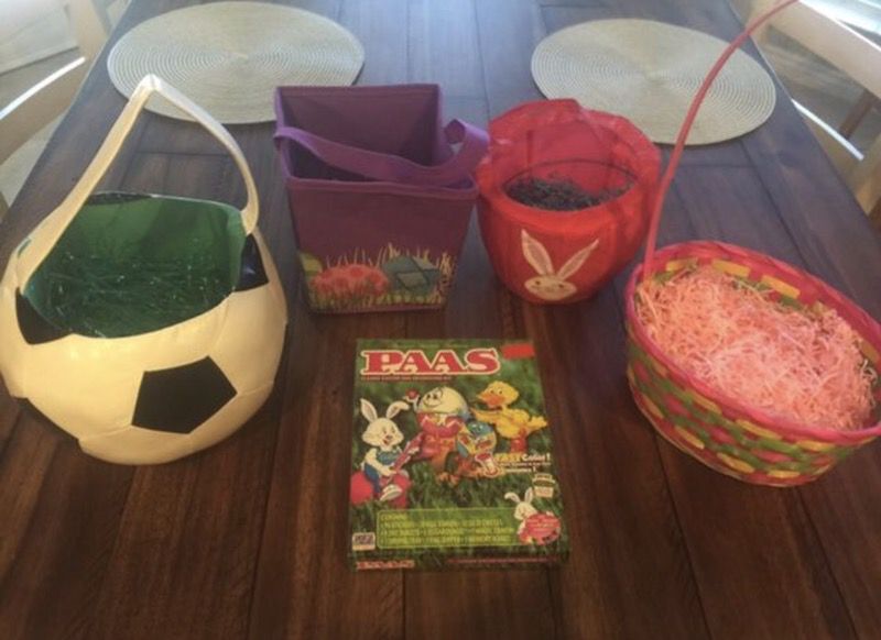 4 Easter Baskets & NEW Egg decorating kit!