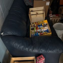Free Couch 