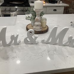 Wedding Mr and Mrs Sign 