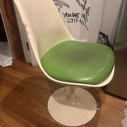 Knoll Studios Original Tulip Chair 