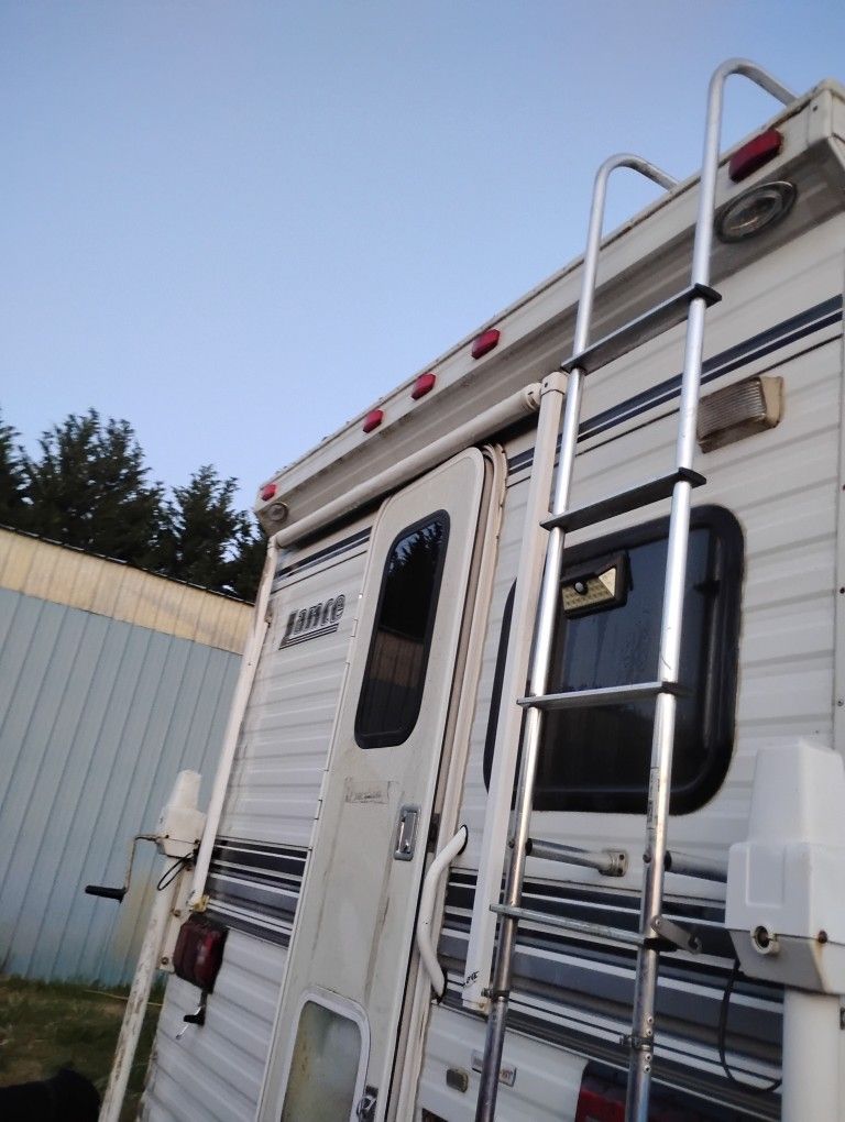 Lance 10 Ft Camper