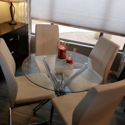 Round Glass Dining Table