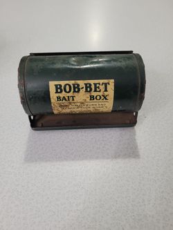 Vintage fishing Bob-Bet Bait Box