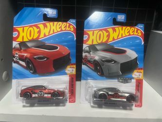 Hot Wheels 2023 Nissan Z – Red & Zamac, Set of 2