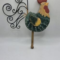 Beautiful Vintage Rooster Set