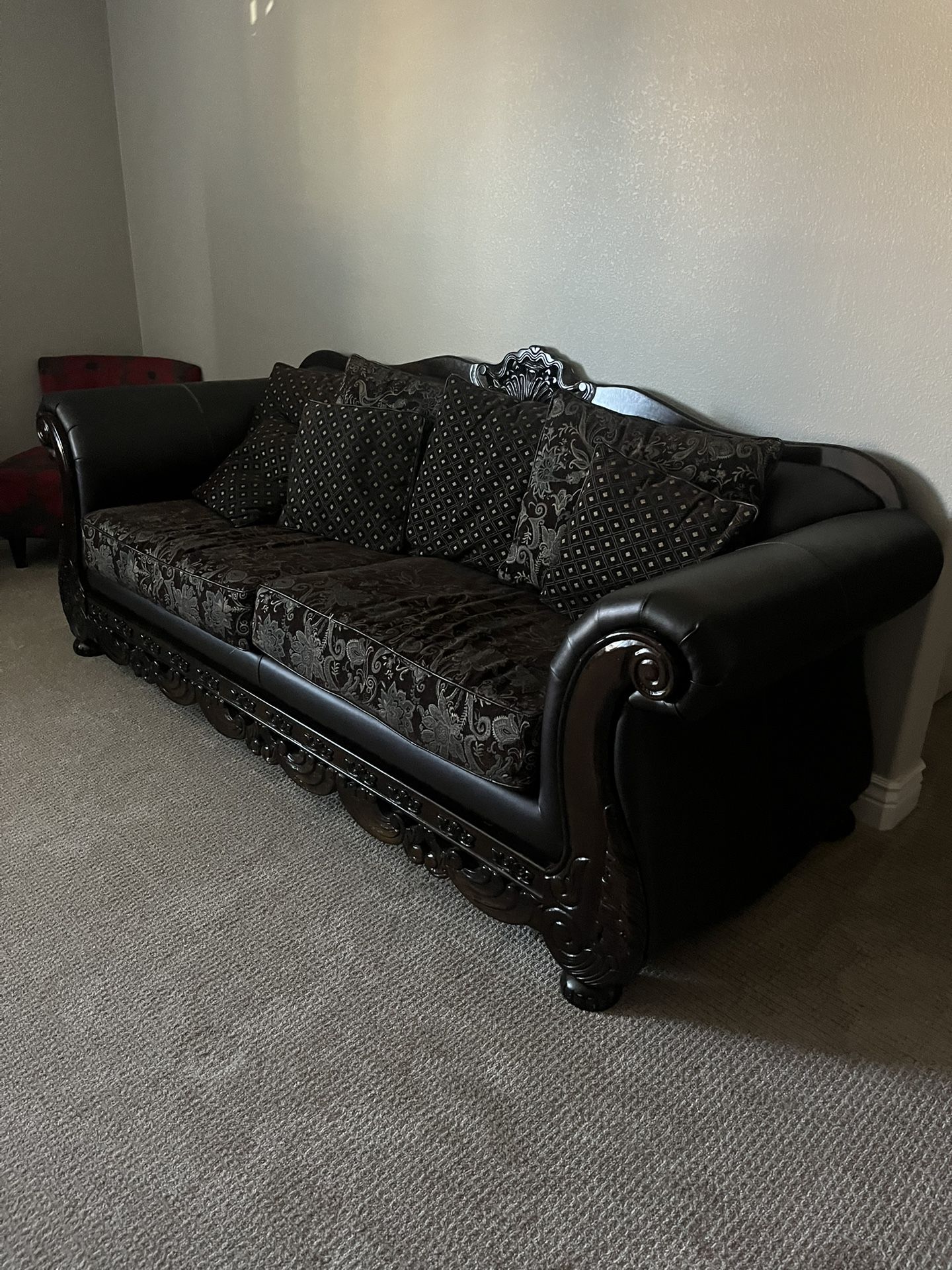 Sofa And Loveseats 