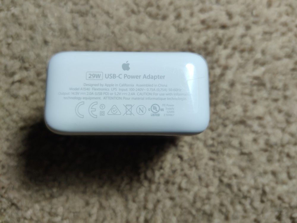 Apple Genuine Macbook Ac Adapter Charger A1540
