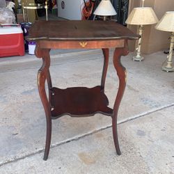 Queen Anne Parlor Table - Vintage