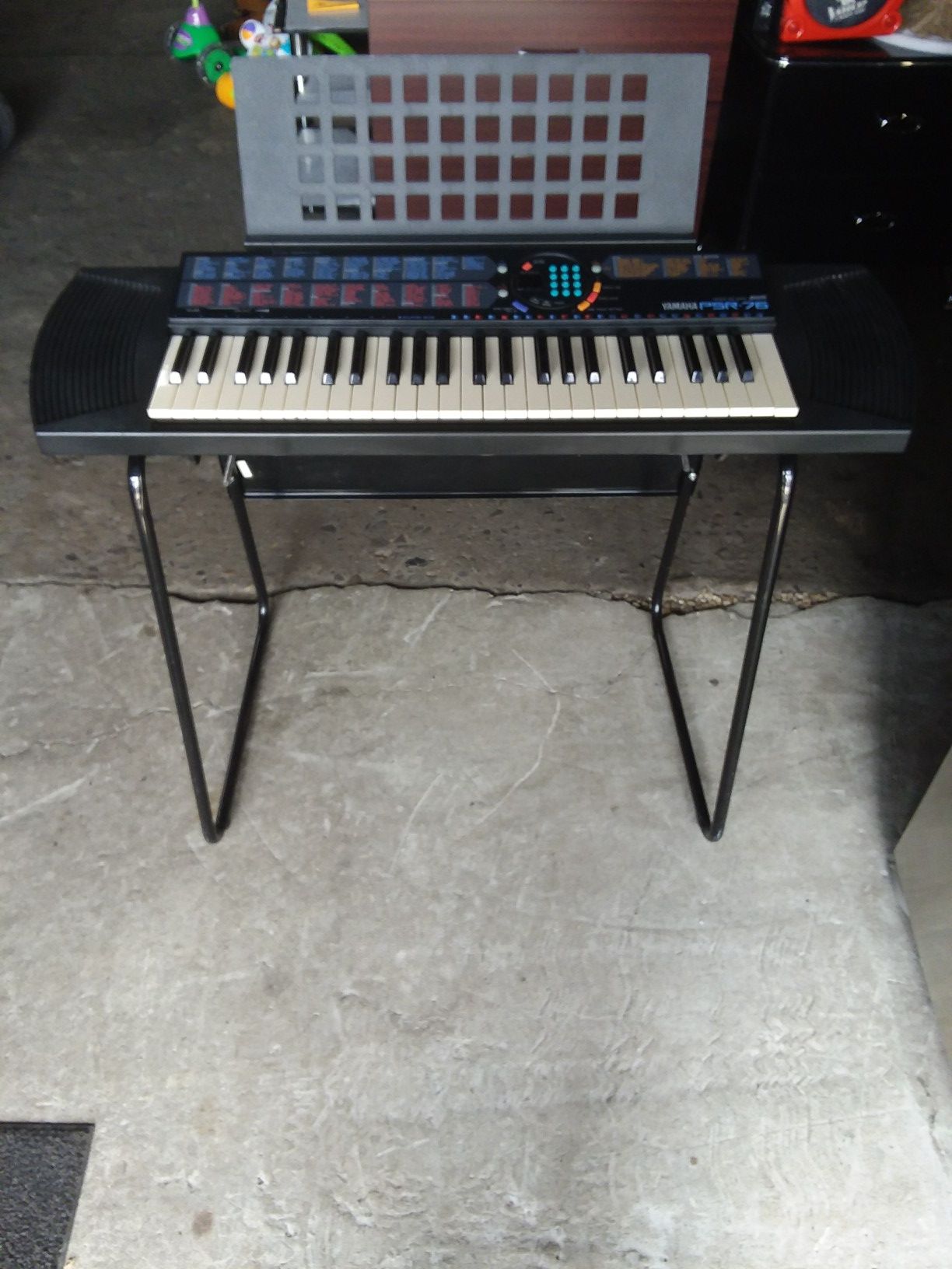 Nice piano in great condition with stand