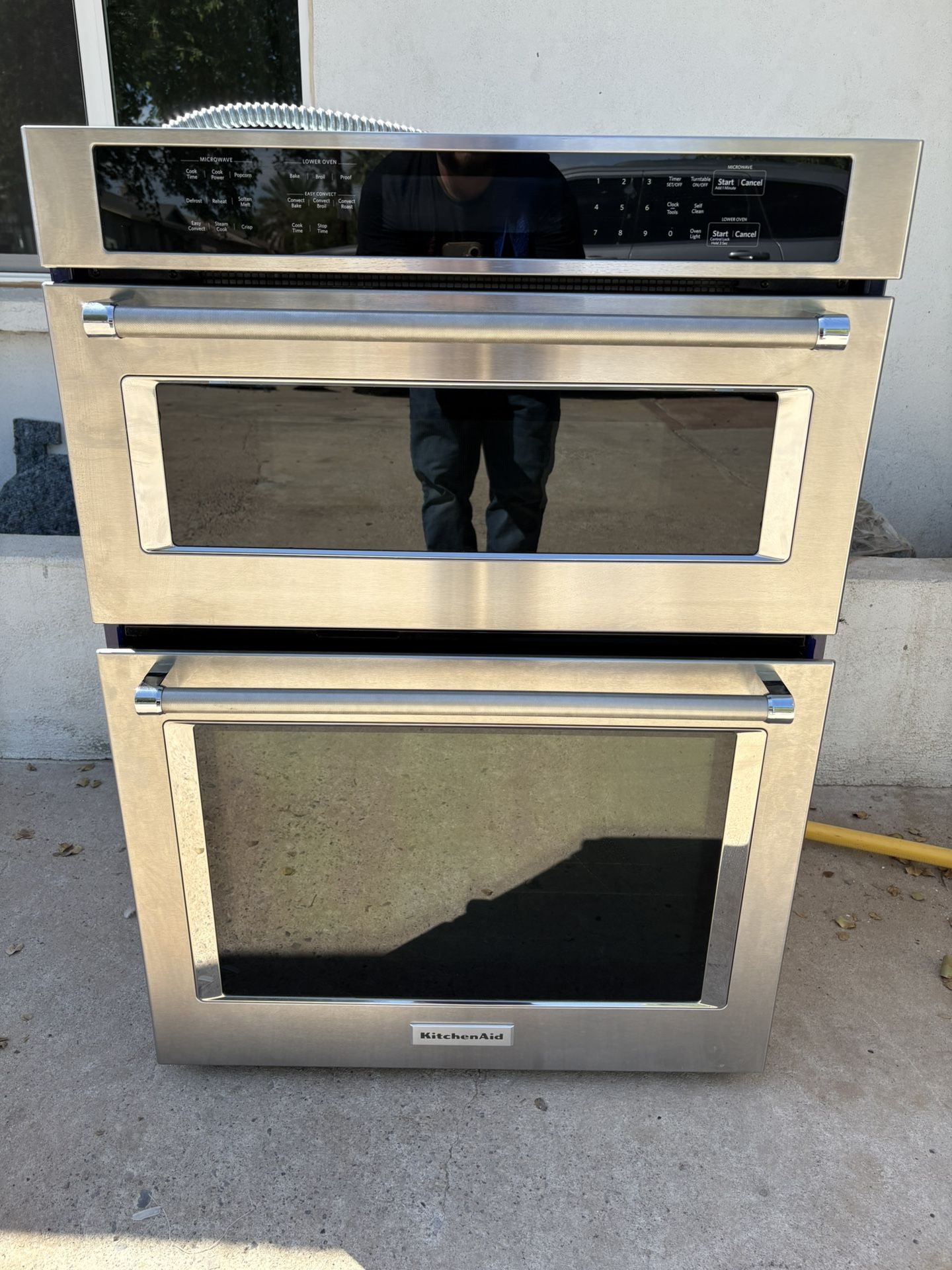 KitchenAid microwave oven combo works perfect in good condition. Free delivery to your garage.