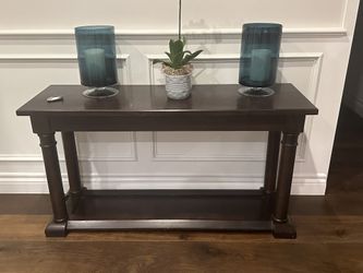 Brown Consol Table In Acceptable Condition. 