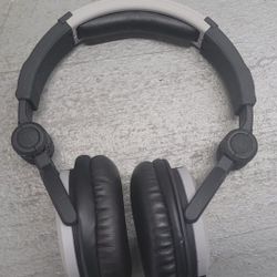 HAVIT WIRELESS BLUETOOTH HEADPHONE 