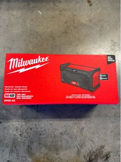 Milwaukee M18 18V Jobsite Radio