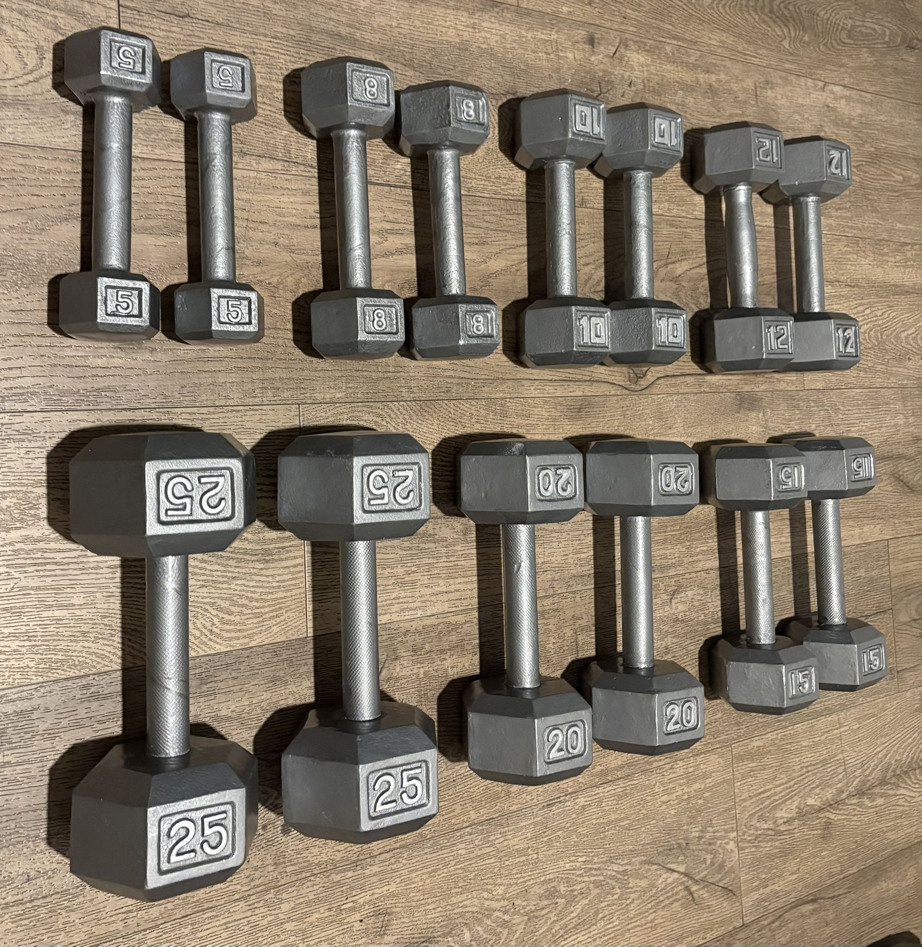 Beautiful Set Of Hex Cast Iron Dumbbells In NEW CONDITION Total: 190 lbs