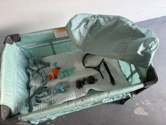 Missing matters JOYMOR Baby Bassinet, Pack and Play with Bassinet and Carry Bag, Convert to Bedside Sleeper with Wheels for Boys Girls (Green)