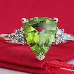 ❤️14k Size 6.75 Gorgeous Solid Yellow Gold Peridot and Genuine Diamonds Ring!/ Anillo de Oro con Peridot y Diamantes!👌🎁Post Tags: Anillo de Oro