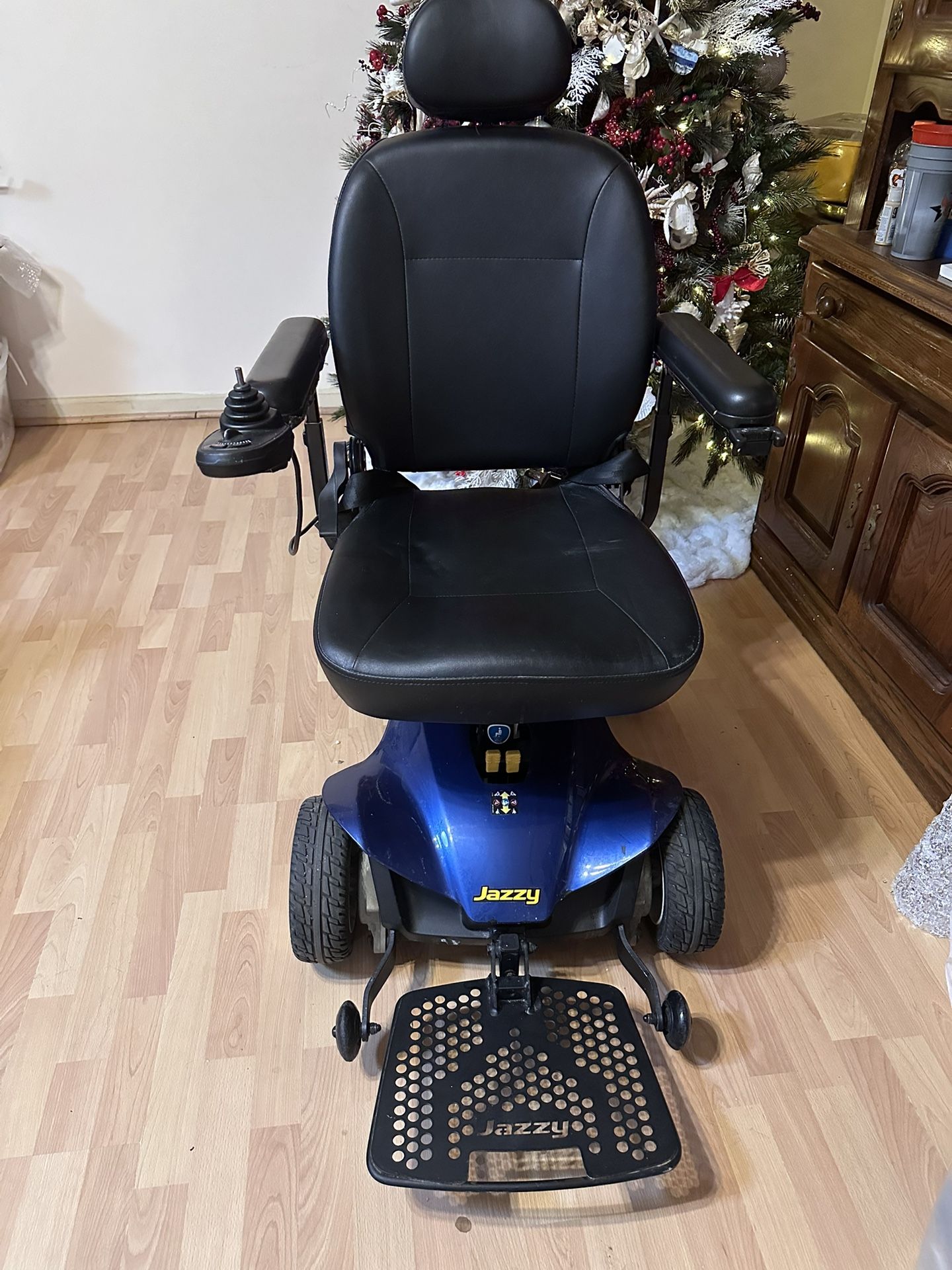 Reduced: Jazzy Elite XL Electric Wheelchairs For Big And Tall People