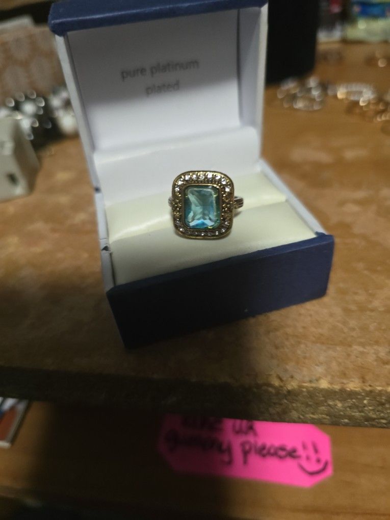 Size 6 Vintage Blue Topaz Ring