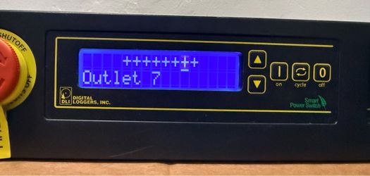 DLI (DIGITAL LOGGERS,IN) EPCR5 SMART POWER SWITCH 8 CONTROLLED OUTLES