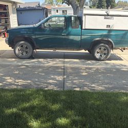 1997 Nissan Hard Body 4 W D   2.4 L Engine