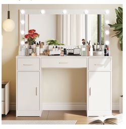White Vanity Desk with Lighted Mirror