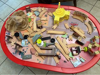 Cars train table