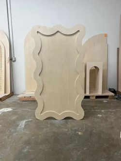 The Wavy Frame Backdrop