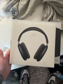 Xbox series S Apple headphones
