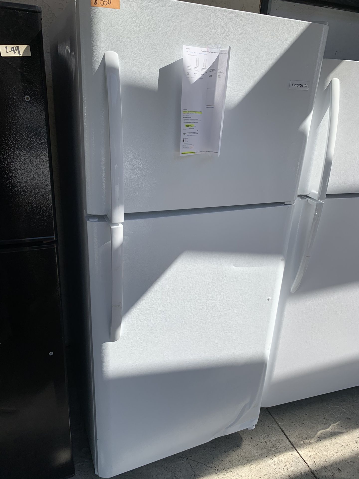 Frigidaire white top freezer refrigerator