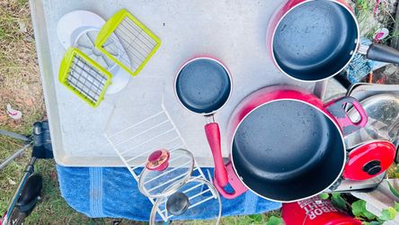 Kitchen cookware lots
