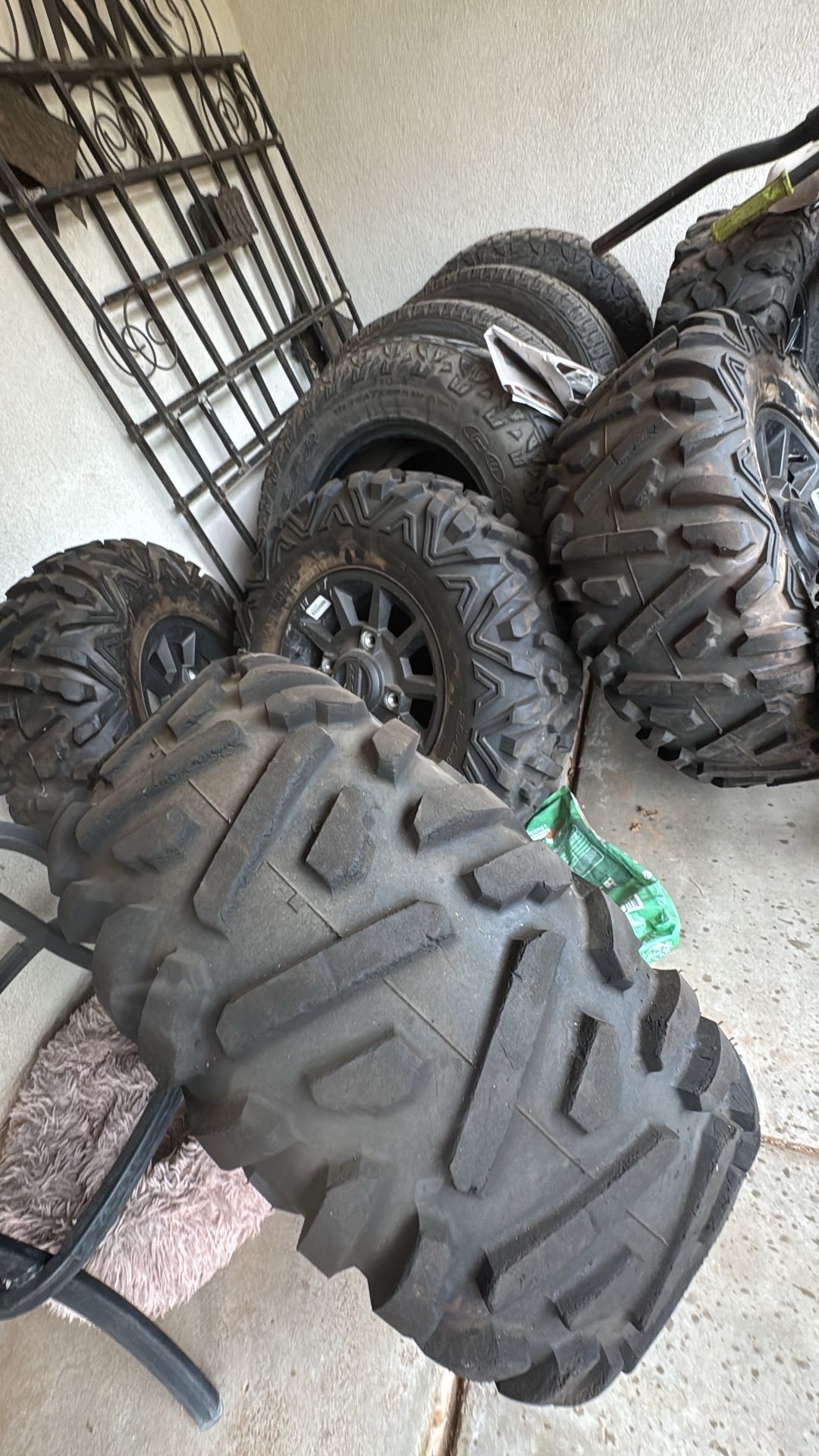 Razor Tires