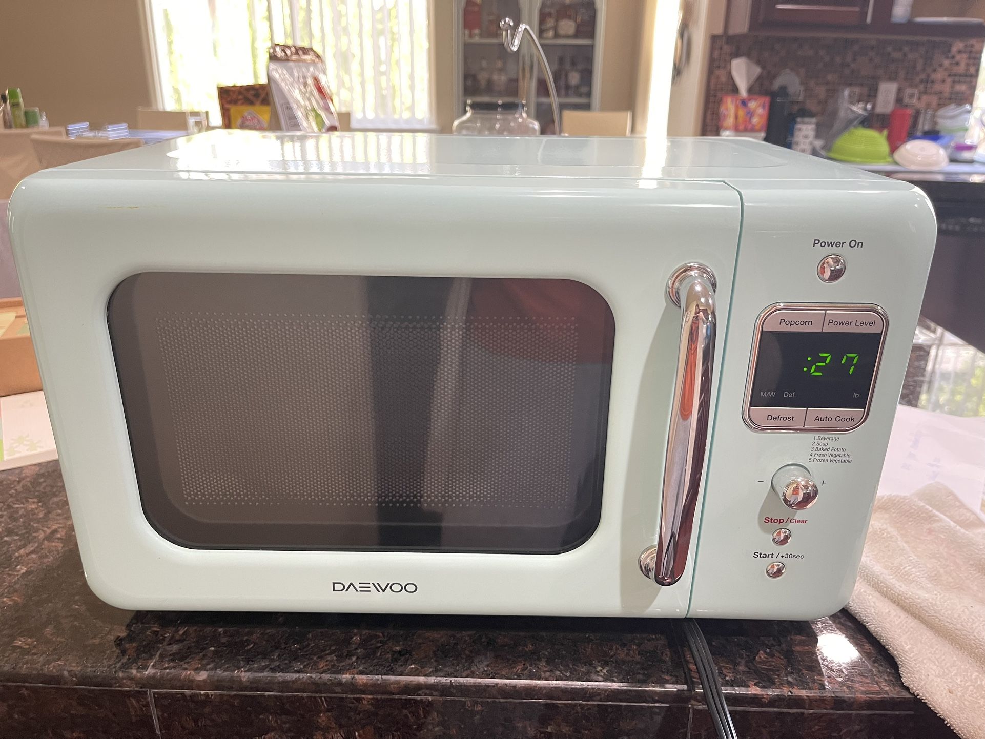 Daewoo Retro Microwave Retro Microwave, 0.7 Cu. Ft