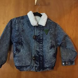 BLUE DENIM SHERPA JACKET.   KIDS GAP SIZE 4.  PRE-OWNED IN VERY GOOD CONDITION.