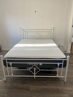 Metal bed For Sale