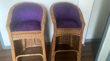TALL CHAIR