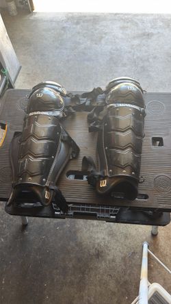 Umpire shin guards