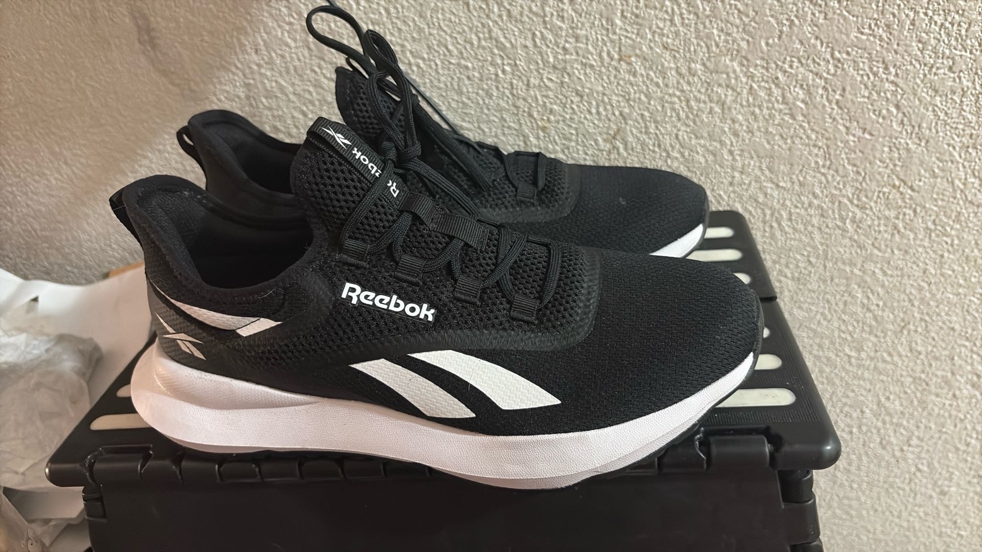 New Reeboks Size 9