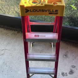 Louisville Ladder L-3016-06 6 ft. Fiberglass Step Ladder