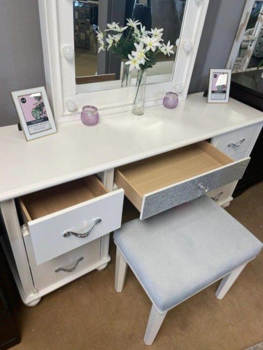 Barzini Vanity Desks Mirrors and Stools 