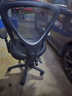 Desk chair