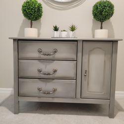 Credenza 