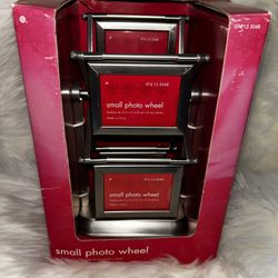 small photo wheel/Ferris wheel photo frame