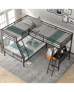 Triple bunk bed