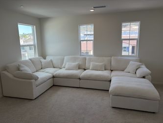 BRAND NEW! White 6 Piece CLOUD Modular Sectional Couch (FREE DELIVERY 🚚)