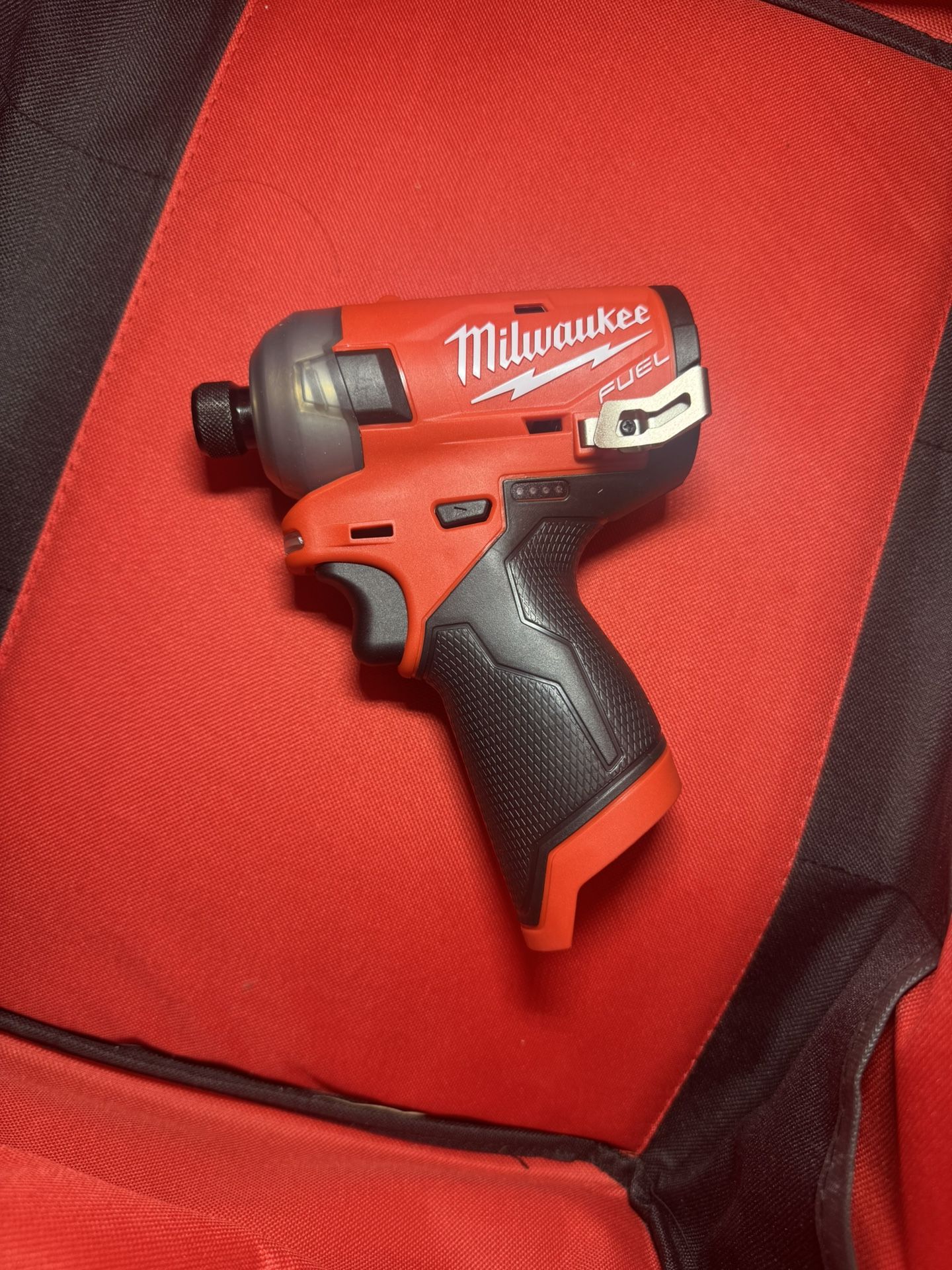 New Milwaukee M12 Surge 1/4 Hydraulic Impact Driver