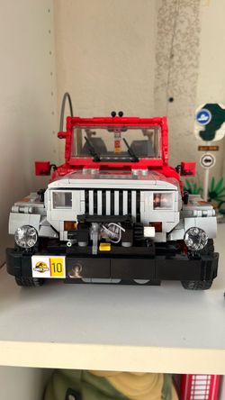 LEGO Jurassic Park Jeep Wrangler Build