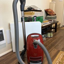 Meile Complete C3 Vacuum Cleaner